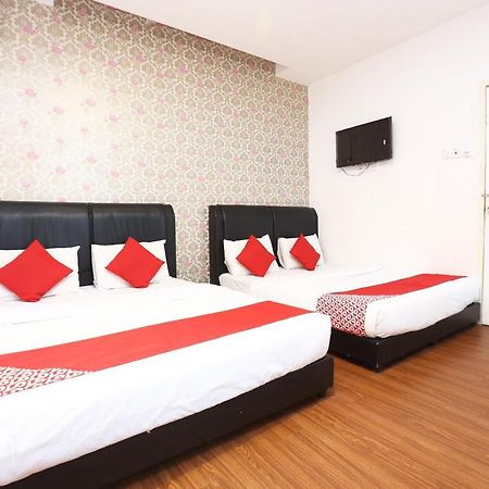 Oyo 717 Mr J Hotel Wakaf Che Yeh 2 מראה חיצוני תמונה