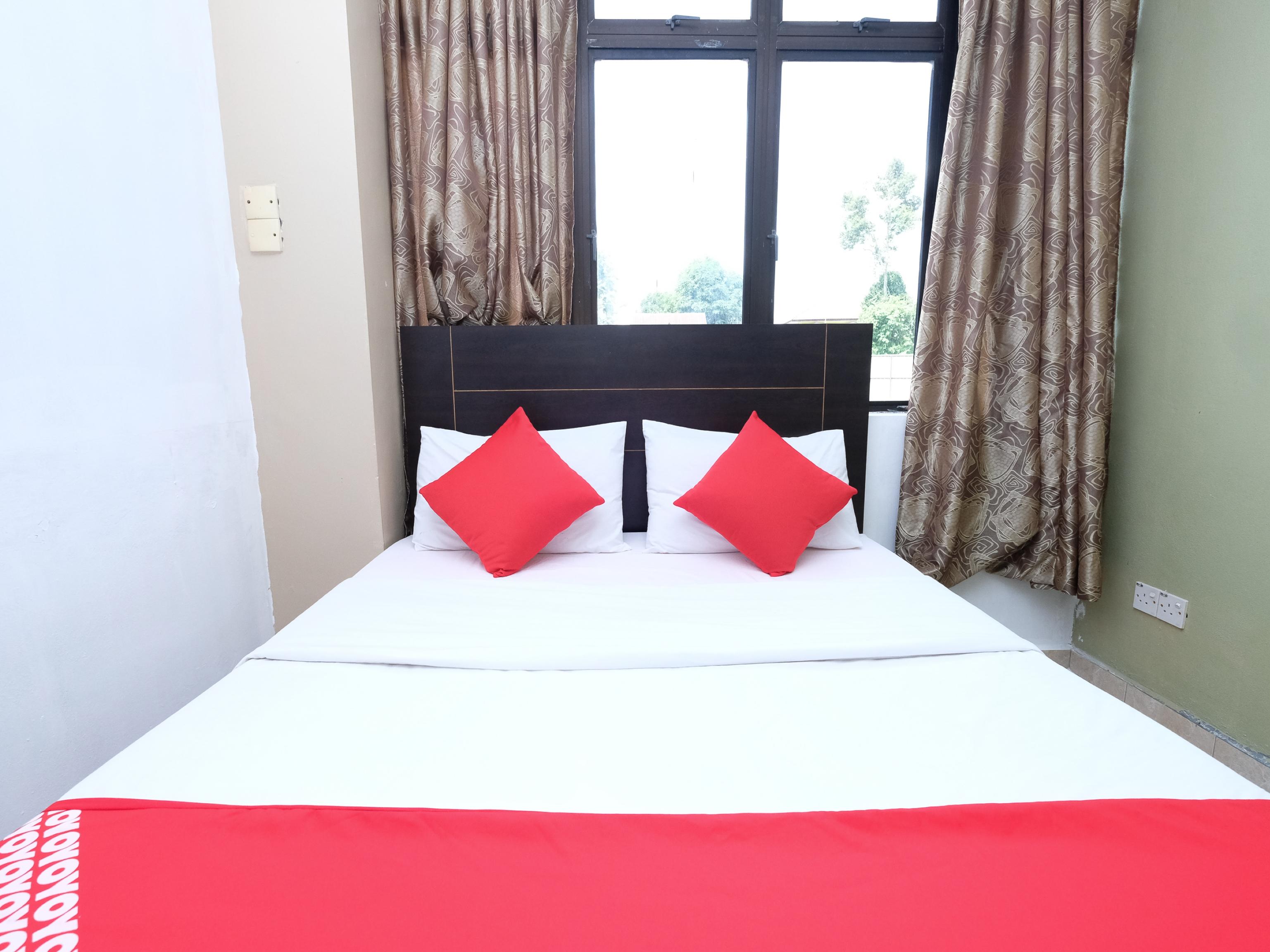 Oyo 717 Mr J Hotel Wakaf Che Yeh 2 מראה חיצוני תמונה