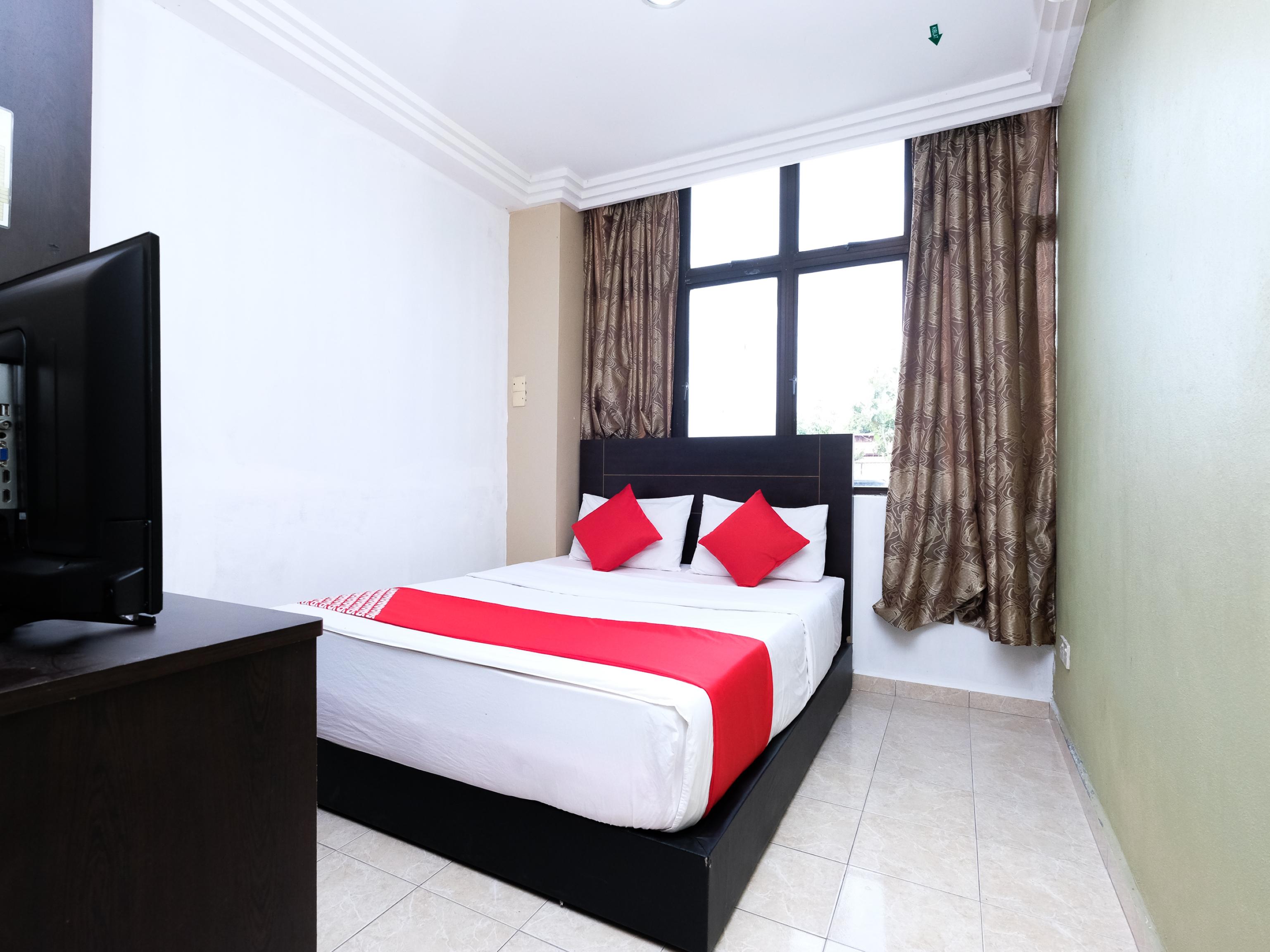 Oyo 717 Mr J Hotel Wakaf Che Yeh 2 מראה חיצוני תמונה