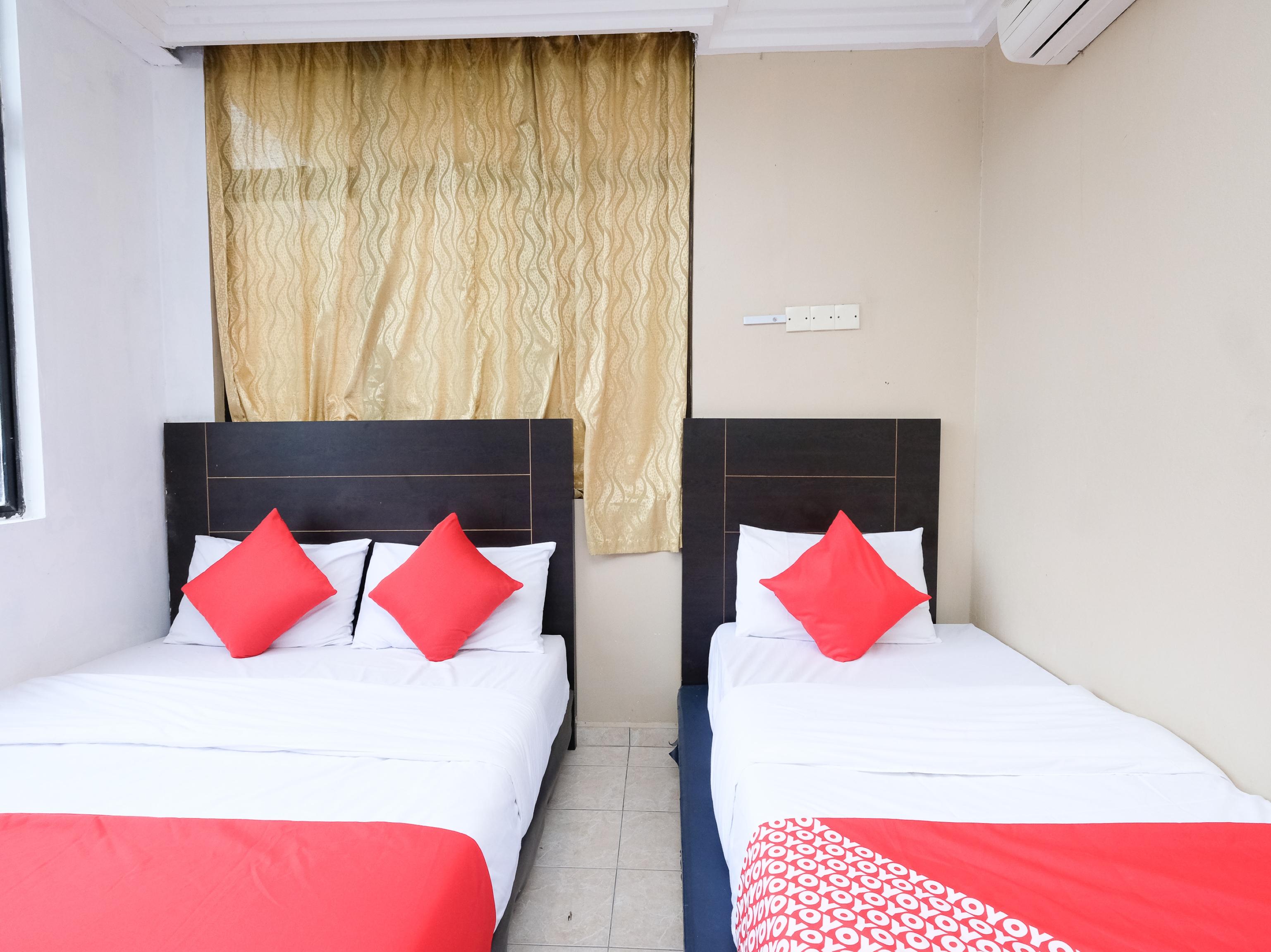 Oyo 717 Mr J Hotel Wakaf Che Yeh 2 מראה חיצוני תמונה