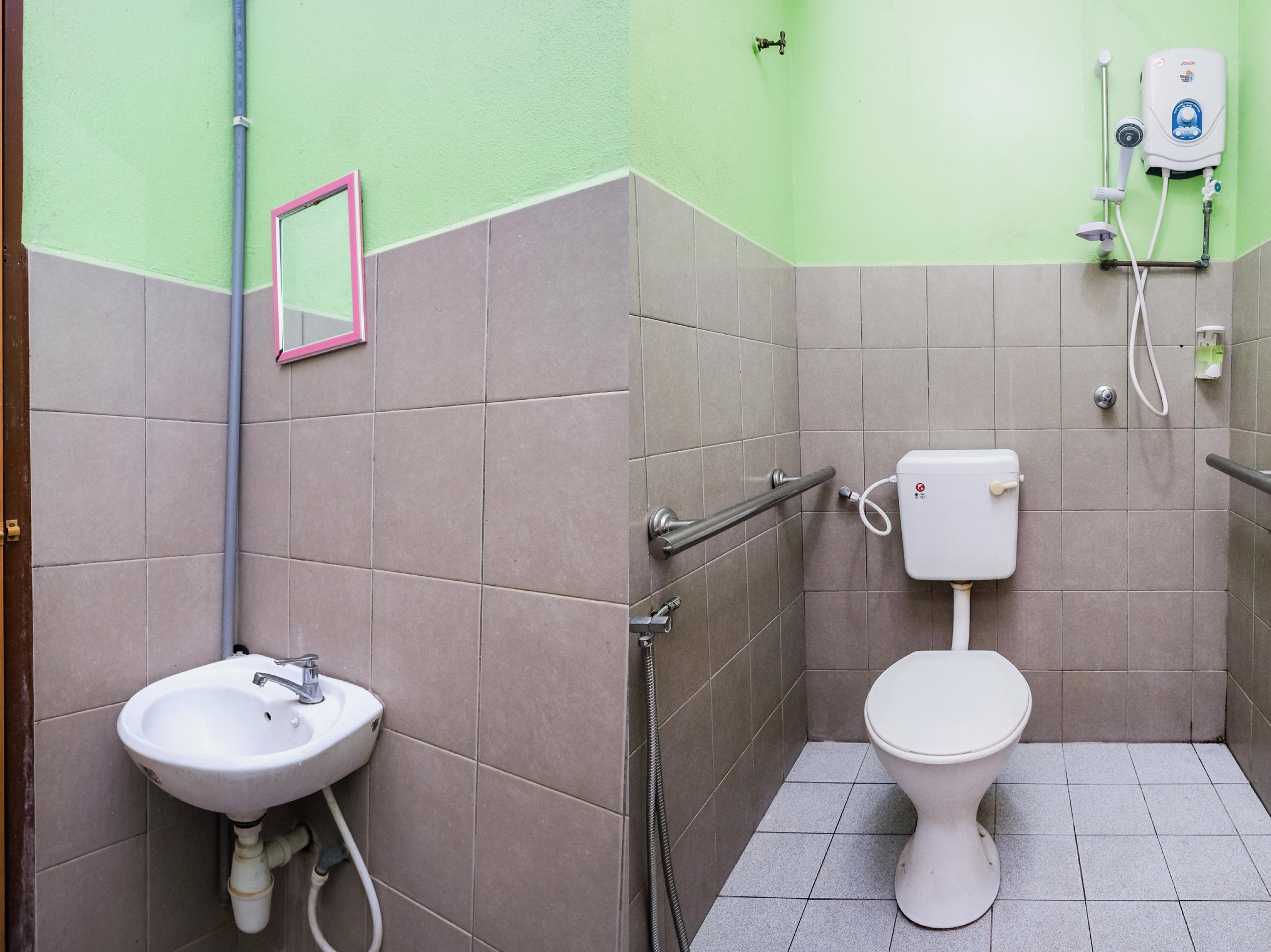 Oyo 717 Mr J Hotel Wakaf Che Yeh 2 מראה חיצוני תמונה