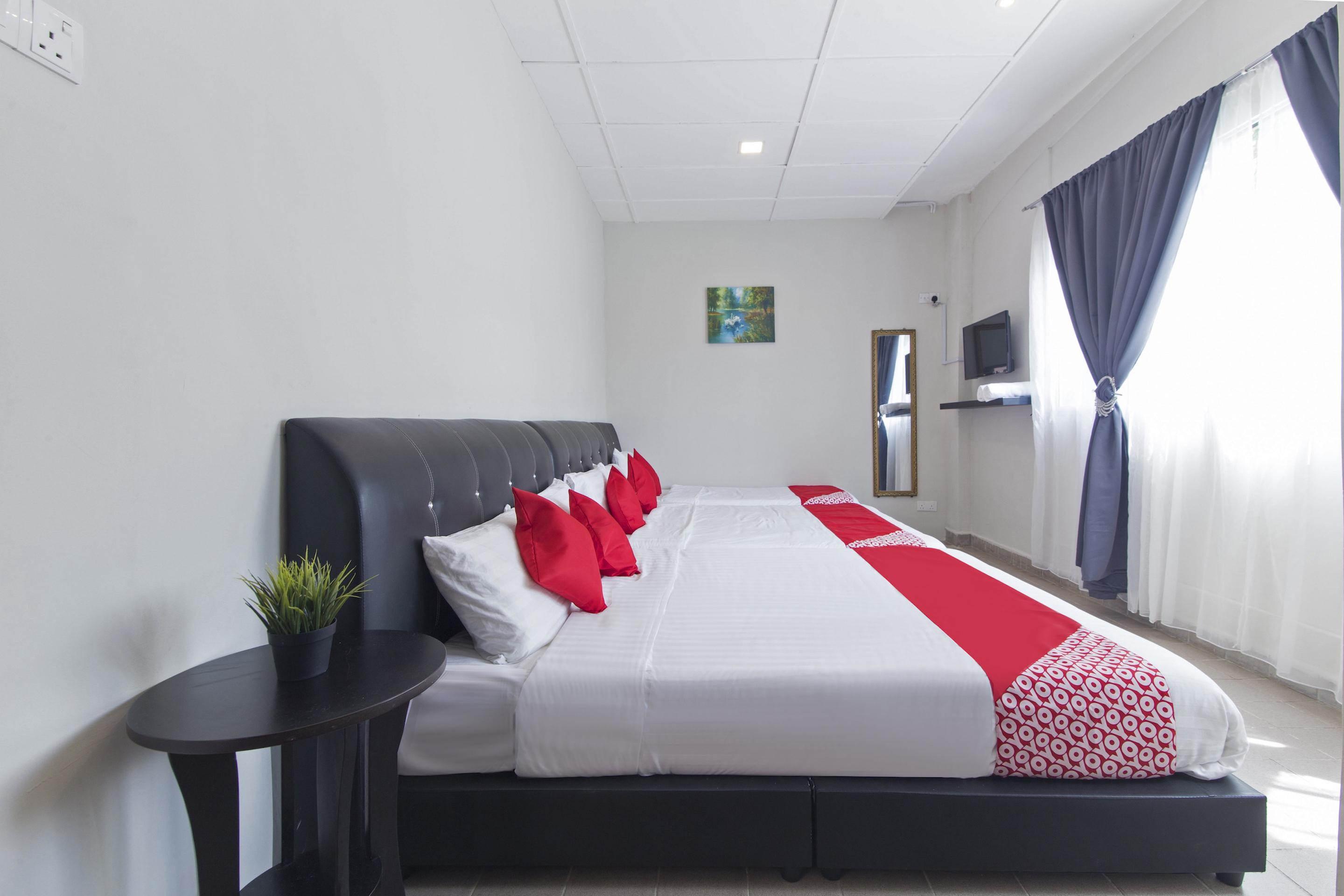 Oyo 717 Mr J Hotel Wakaf Che Yeh 2 מראה חיצוני תמונה