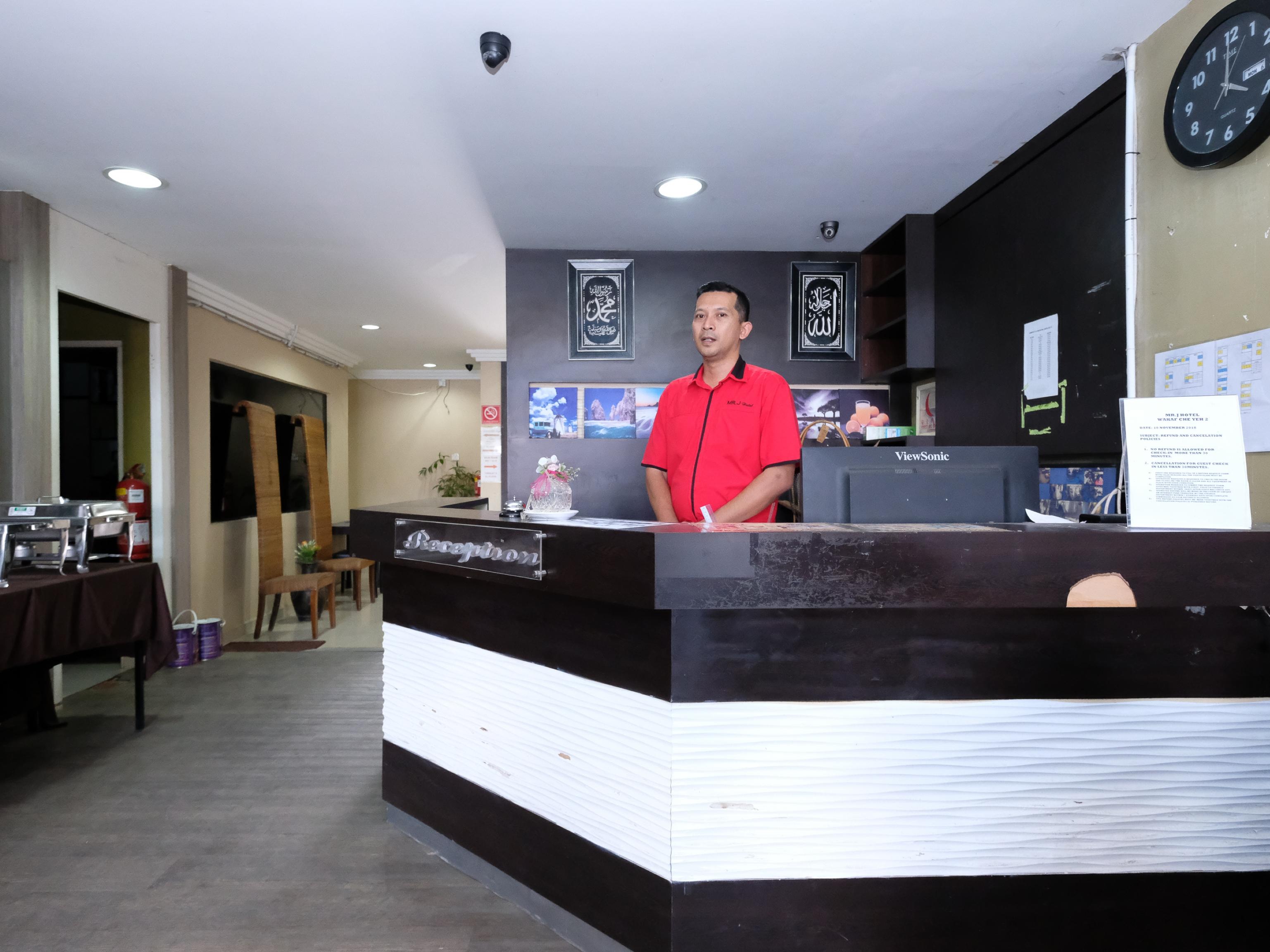 Oyo 717 Mr J Hotel Wakaf Che Yeh 2 מראה חיצוני תמונה