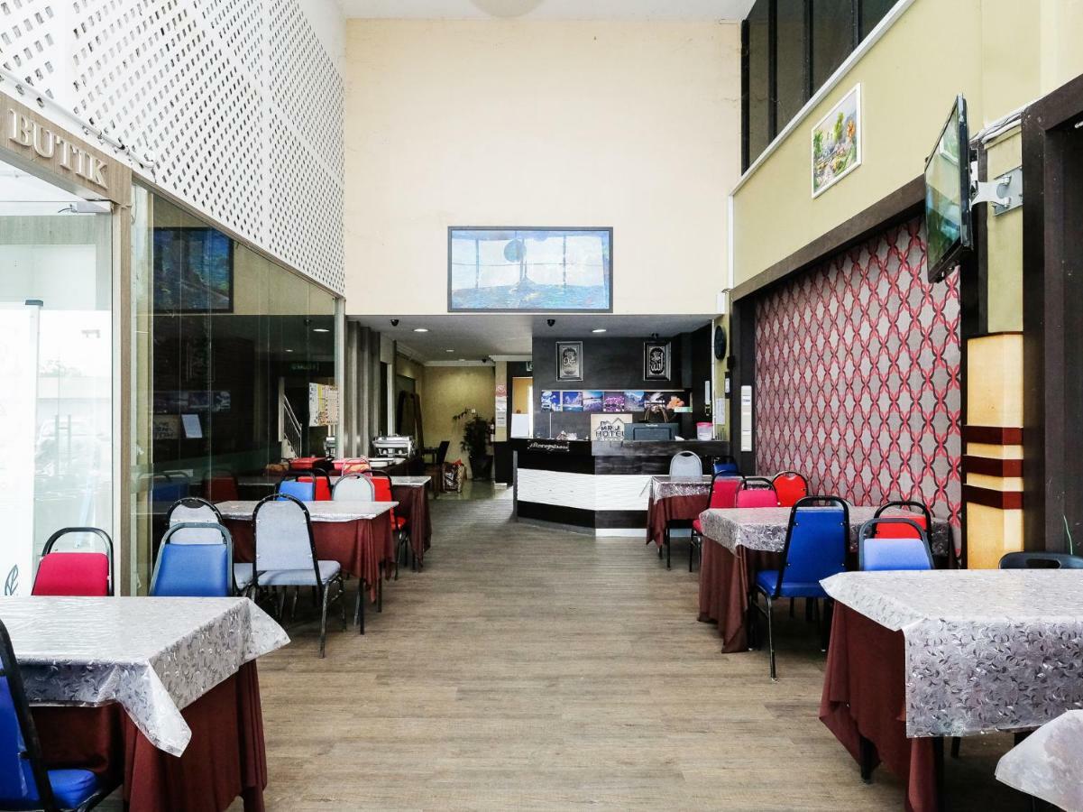 Oyo 717 Mr J Hotel Wakaf Che Yeh 2 מראה חיצוני תמונה