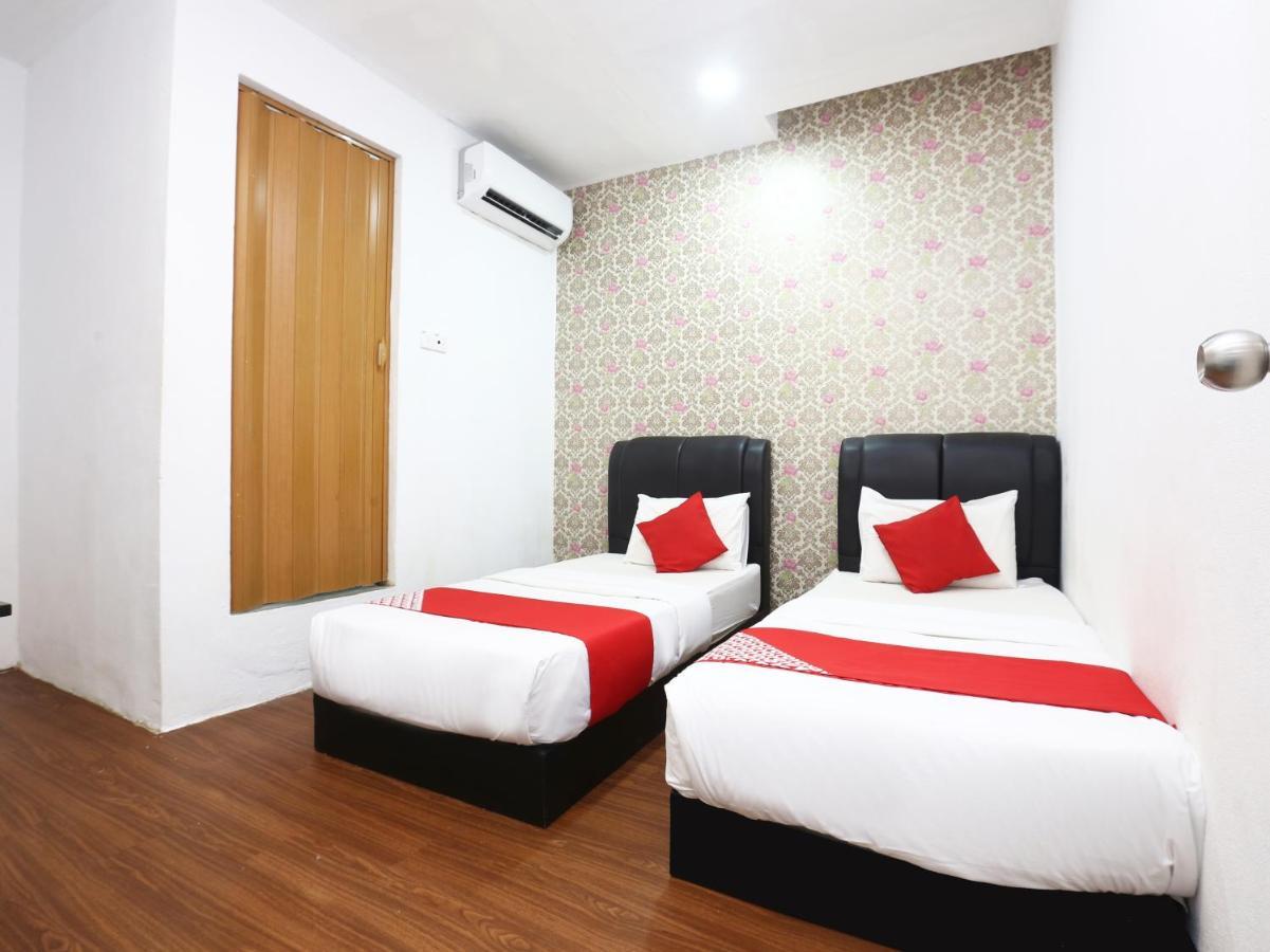 Oyo 717 Mr J Hotel Wakaf Che Yeh 2 מראה חיצוני תמונה