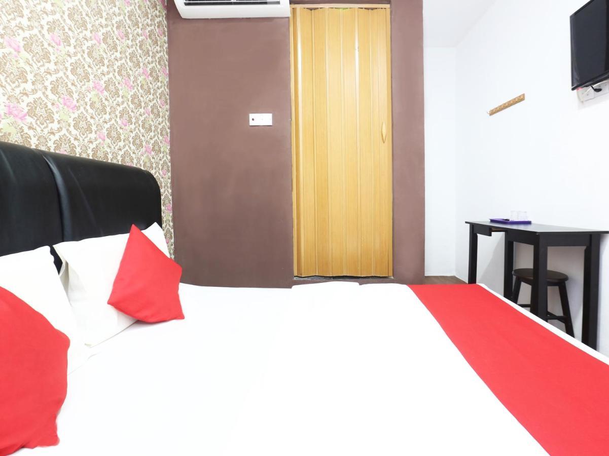 Oyo 717 Mr J Hotel Wakaf Che Yeh 2 מראה חיצוני תמונה