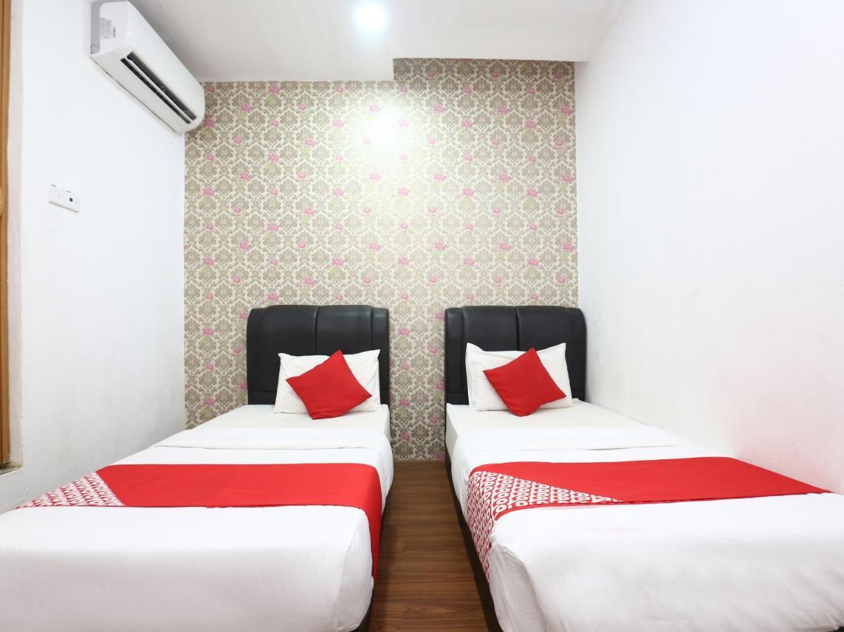 Oyo 717 Mr J Hotel Wakaf Che Yeh 2 מראה חיצוני תמונה