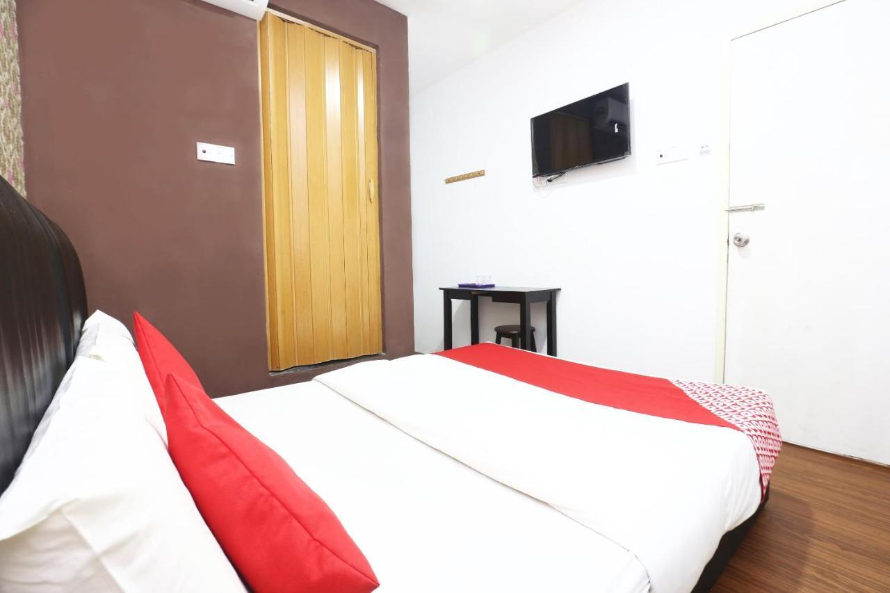 Oyo 717 Mr J Hotel Wakaf Che Yeh 2 מראה חיצוני תמונה