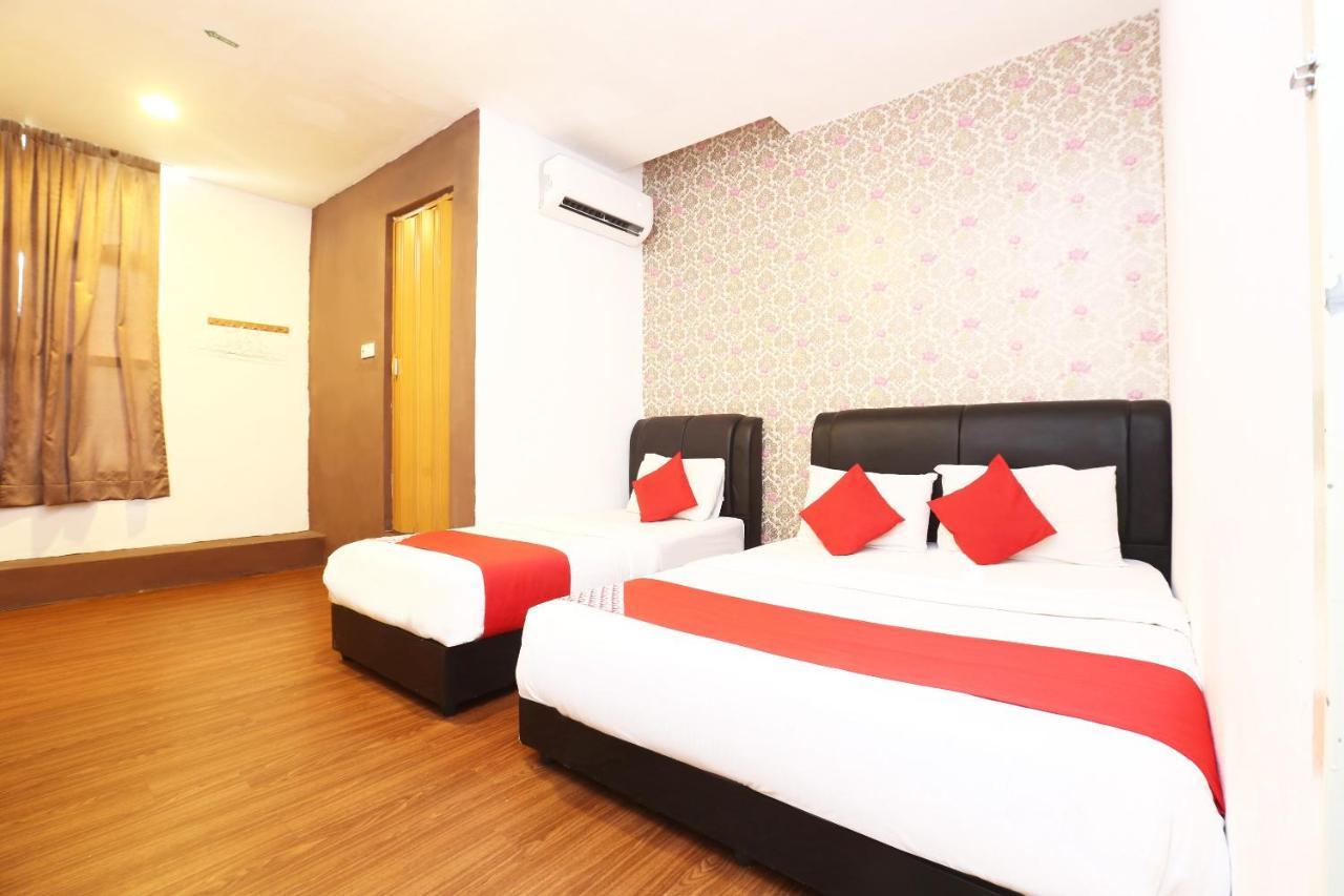 Oyo 717 Mr J Hotel Wakaf Che Yeh 2 מראה חיצוני תמונה