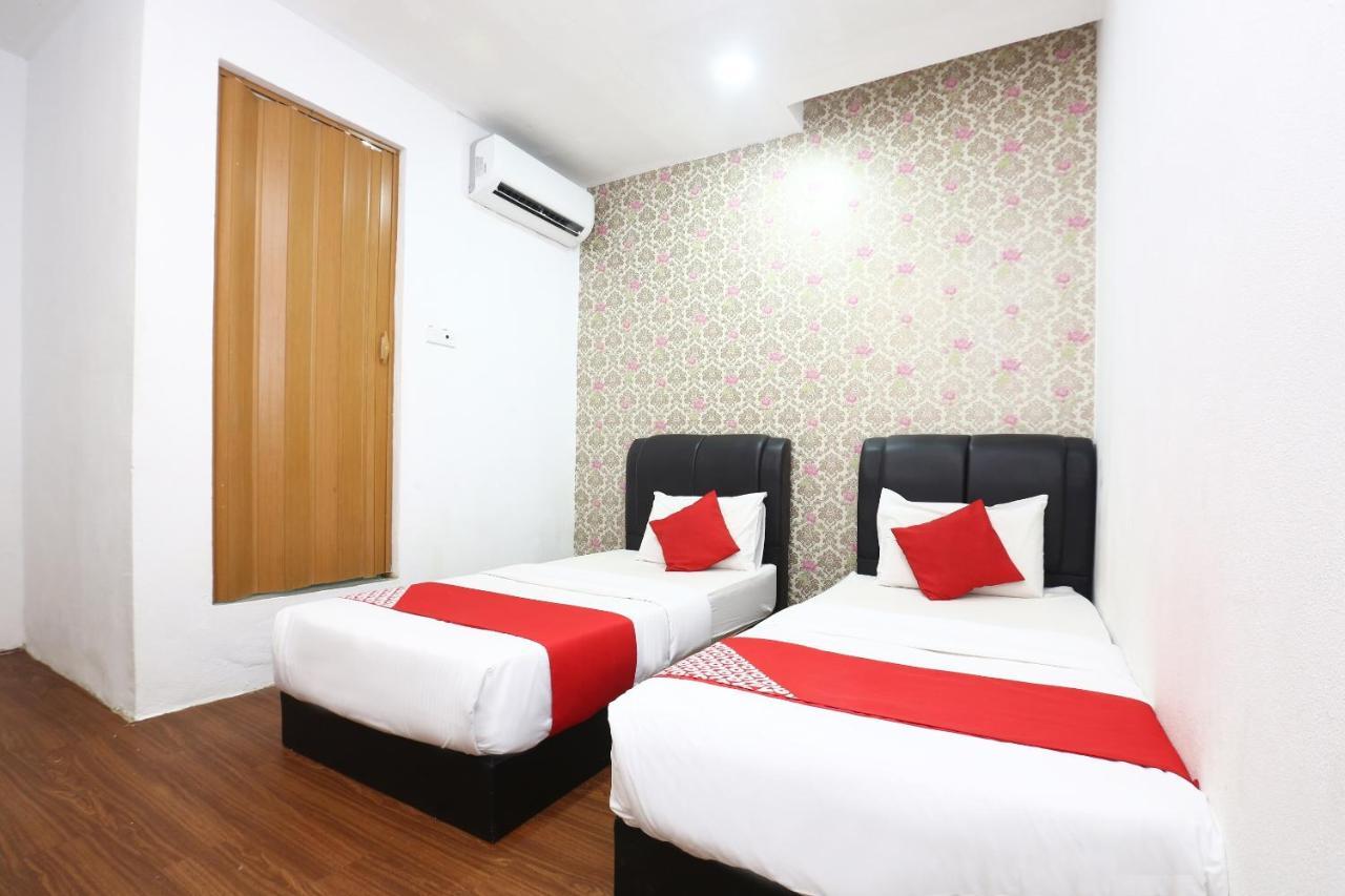 Oyo 717 Mr J Hotel Wakaf Che Yeh 2 מראה חיצוני תמונה