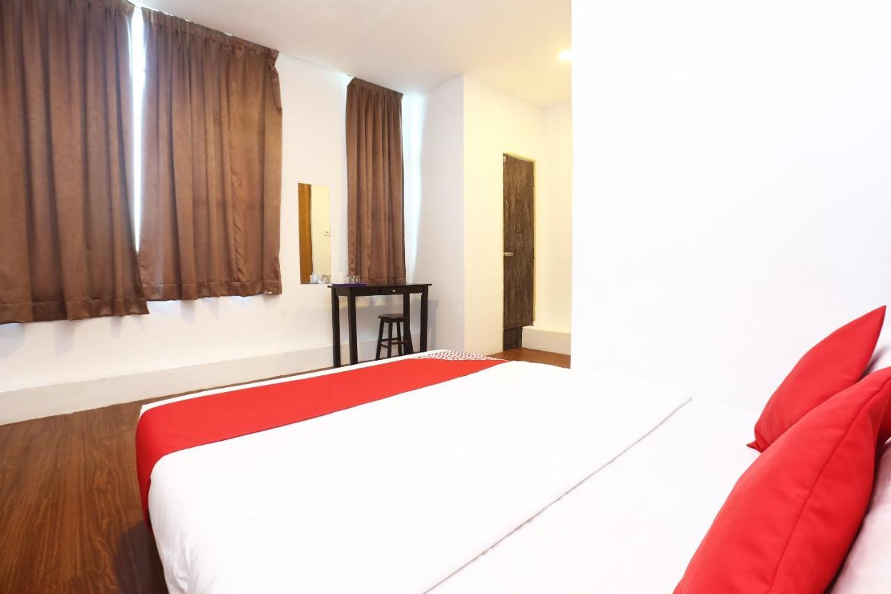 Oyo 717 Mr J Hotel Wakaf Che Yeh 2 מראה חיצוני תמונה